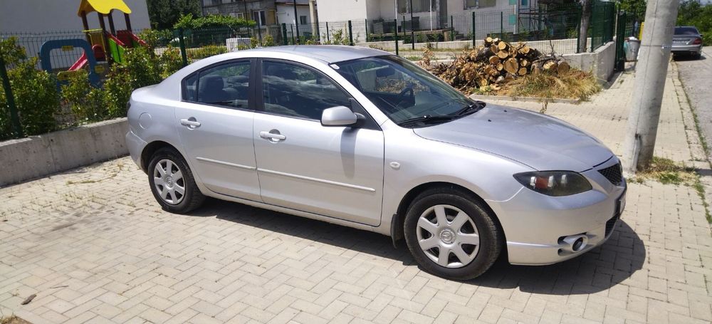 Mazda 3.