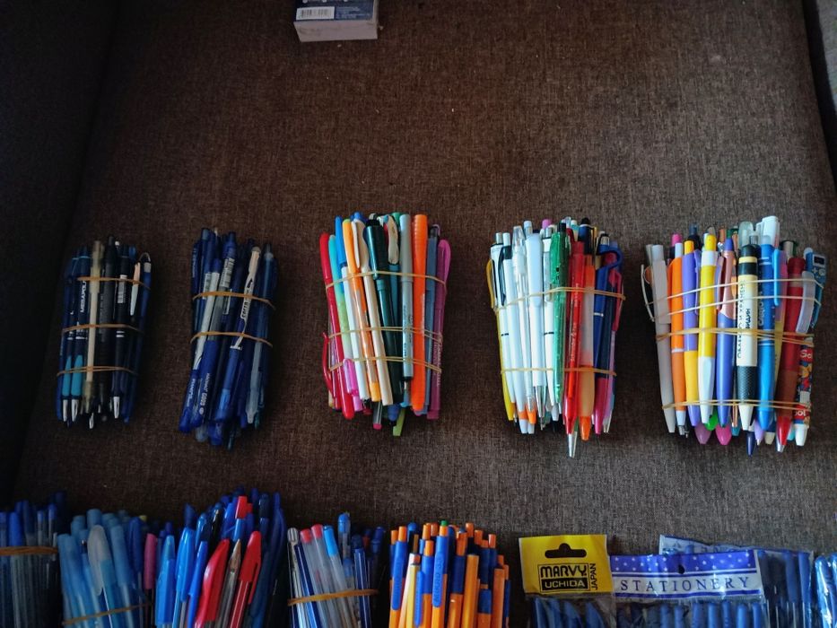 Химикалки  и моливи-1лв