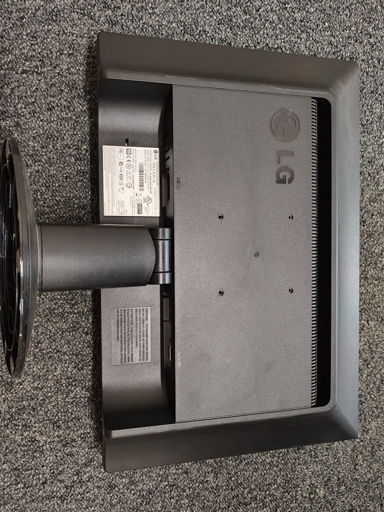 Монитор LG W1934S
