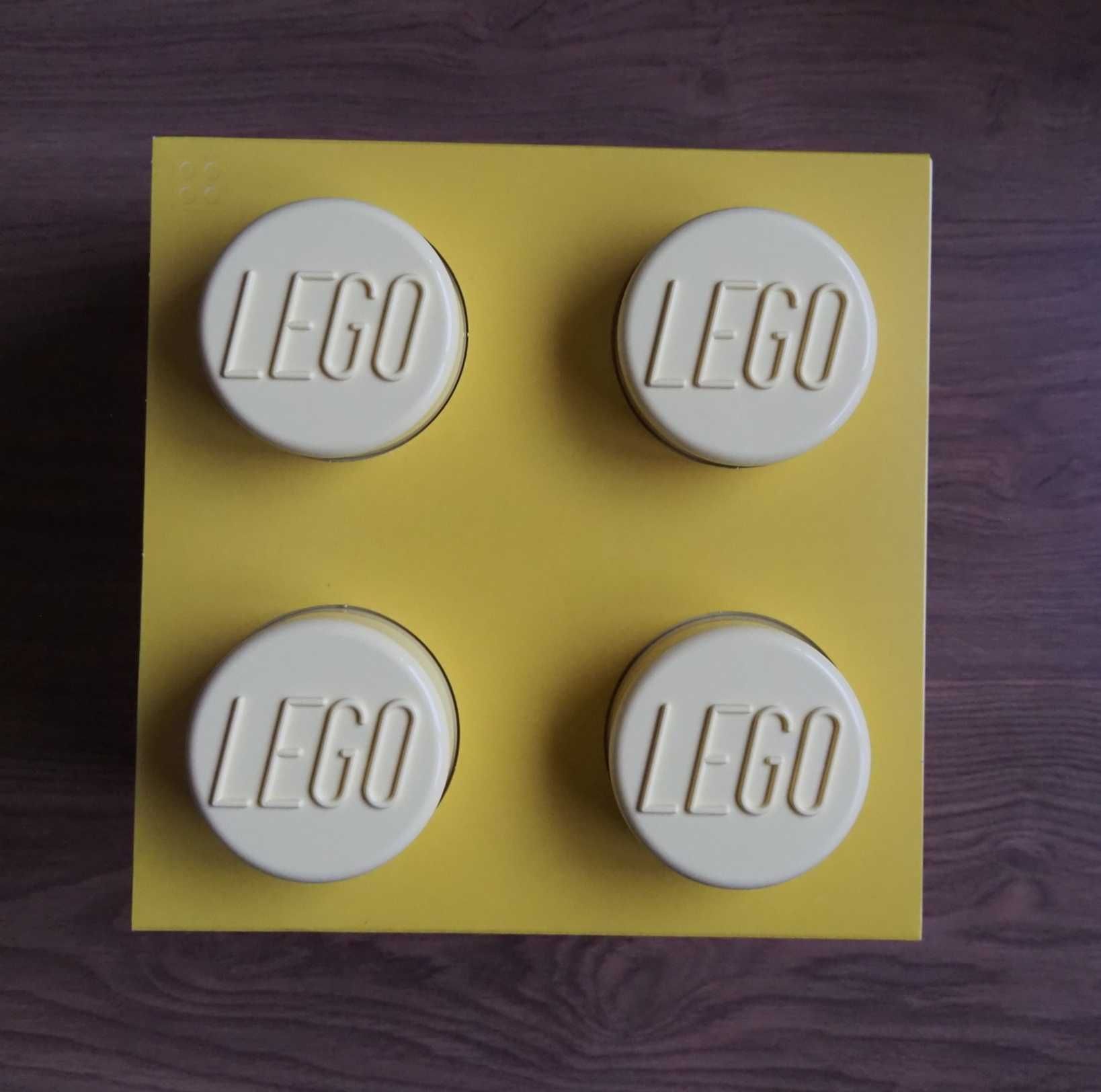 кутии LEGO brick 4 и brick 2
