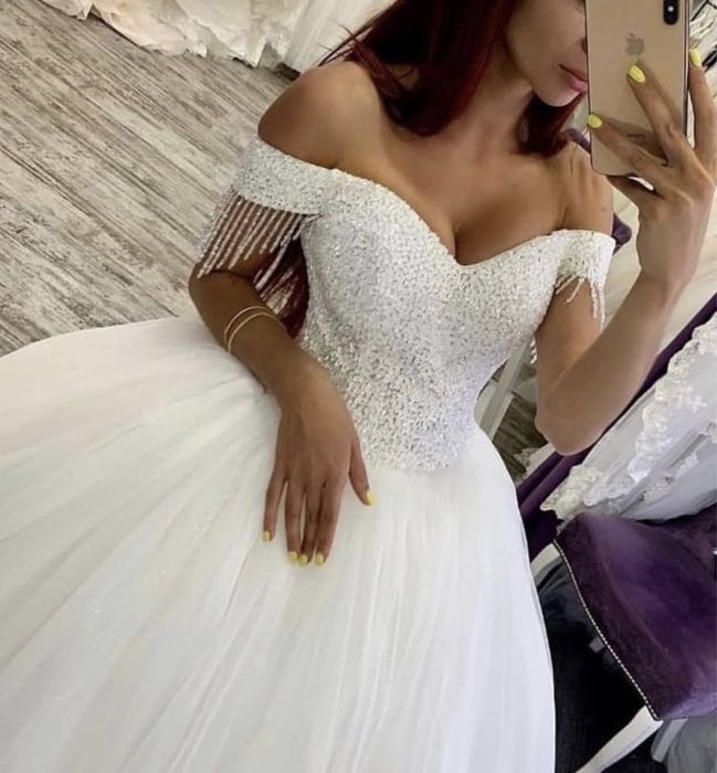 Срочно продам королевское новое свадебное платье