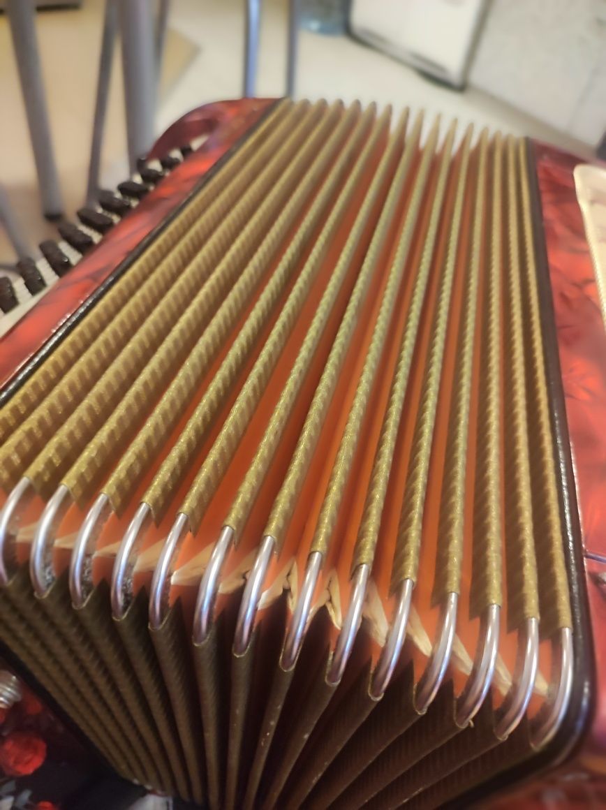 Акордеон HoHner 48 баса кутия