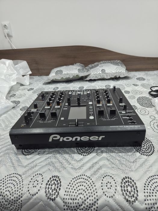 Pioneer миксер djm 2000 nexus и  кейс.