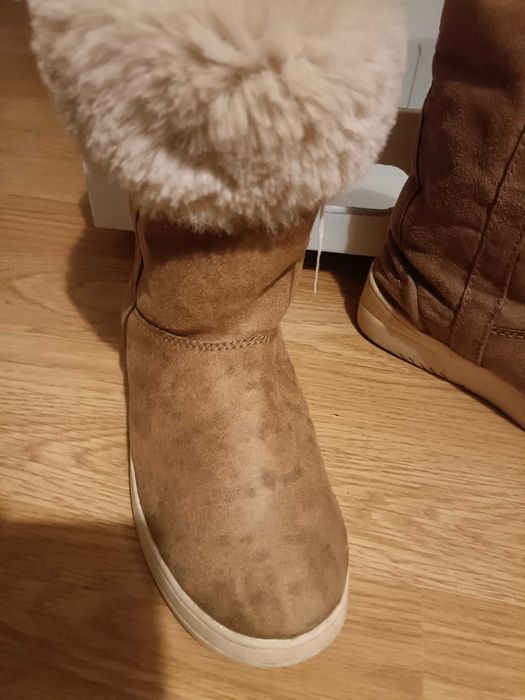 Cizme Zara 34 tip ugg