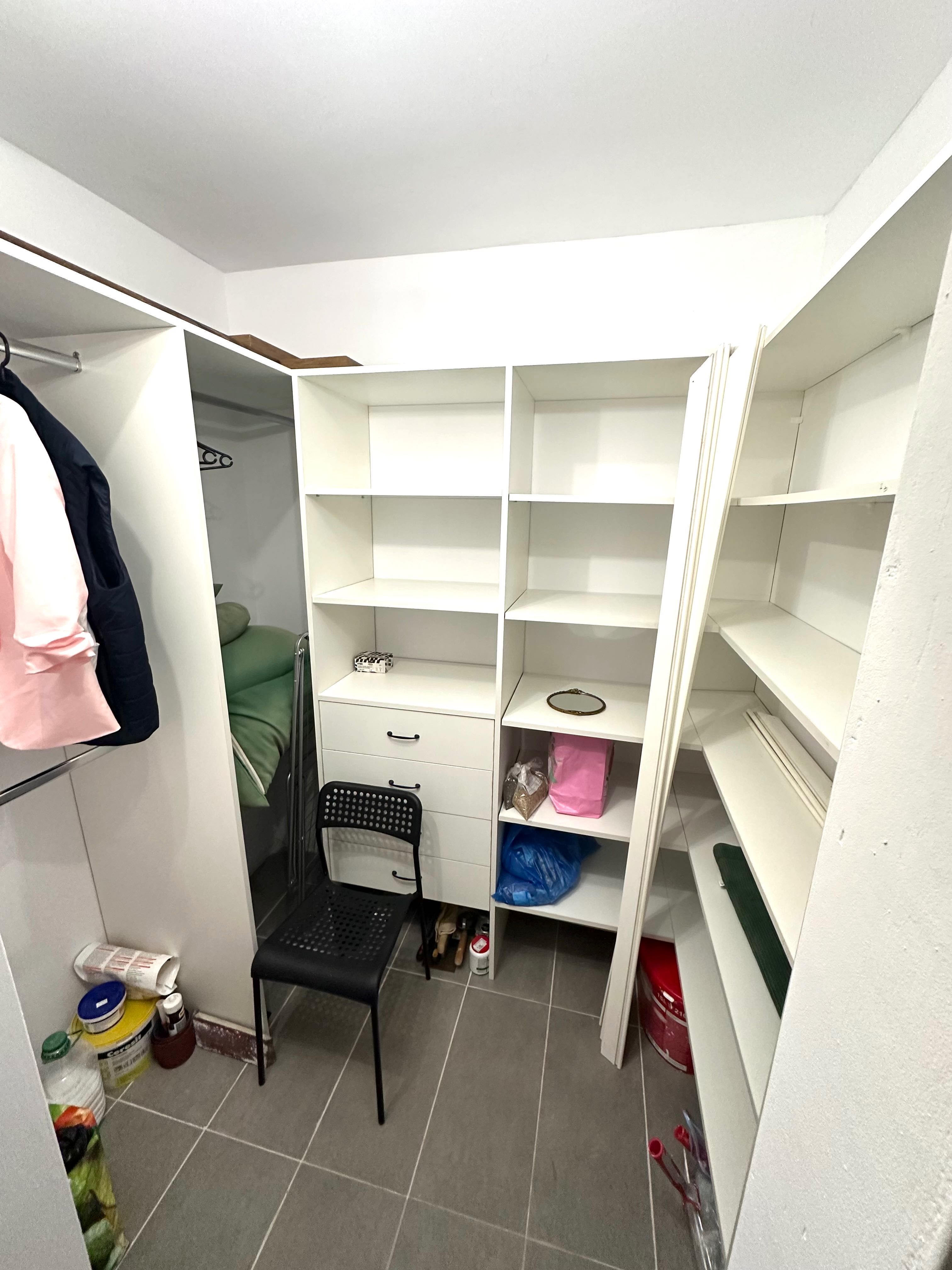 Închiriez apartament cu grădină