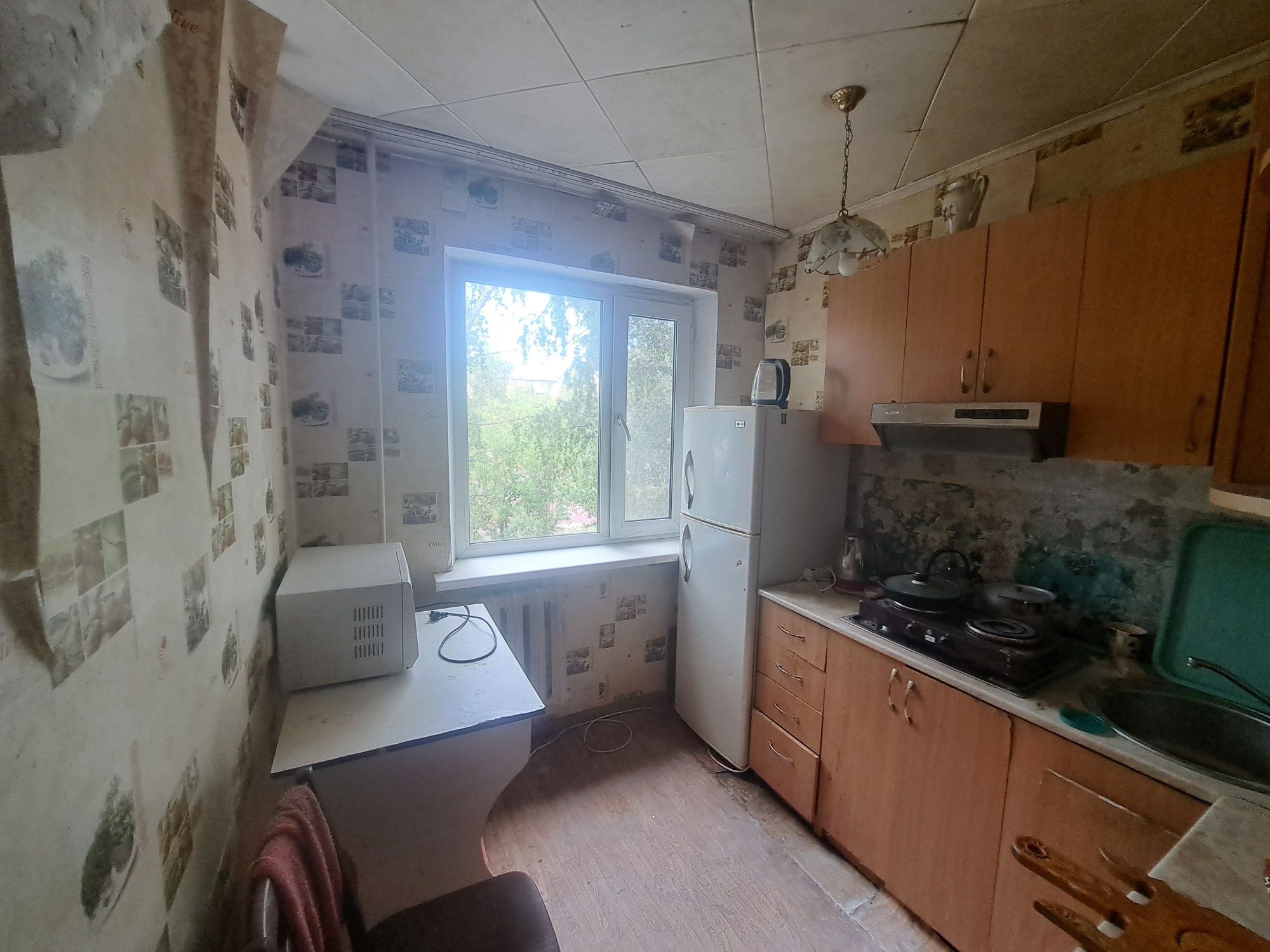 Продаю 2-х комн. квартиру в 23 микрорайоне, дом 15