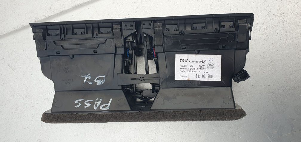 Grila bord centrala vw passat b7