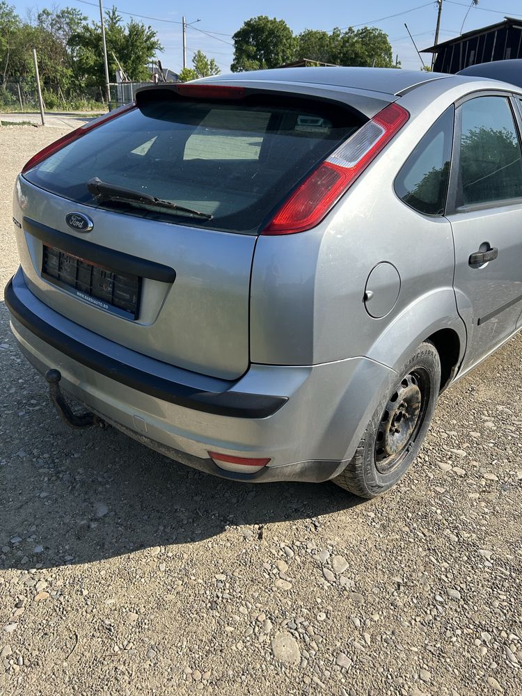 Dezmembrez ford focus 2 1.6 tdci