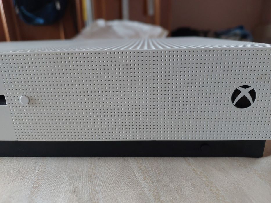 Xbox s alb de vinzare