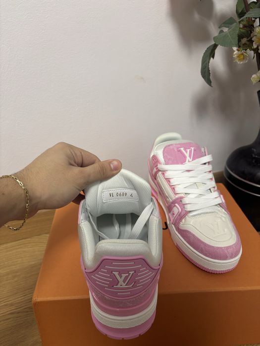 Lv trainers pink