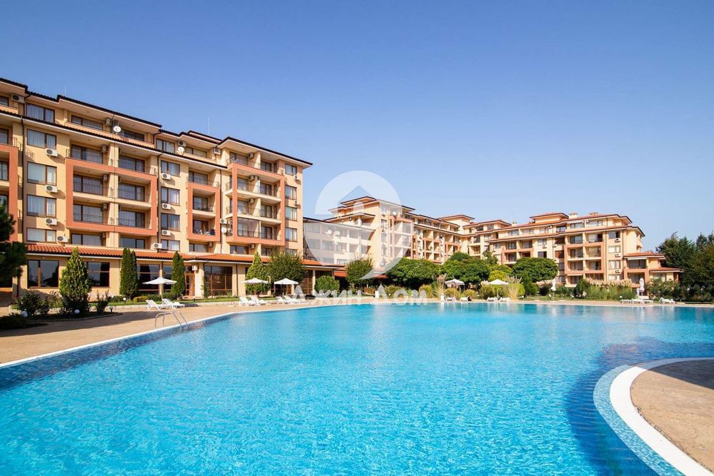 Продава се Тристаен апартамент в Свети Влас - 105 кв.м за 1103 €/кв.м - Снимка #2