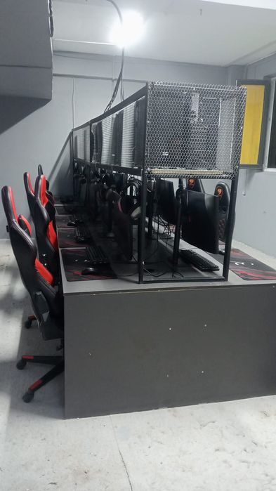 Продам стол на 20 комп. для компьютернего клуба