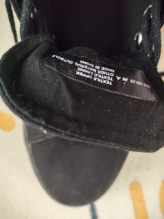 Дамски обувки на платформа