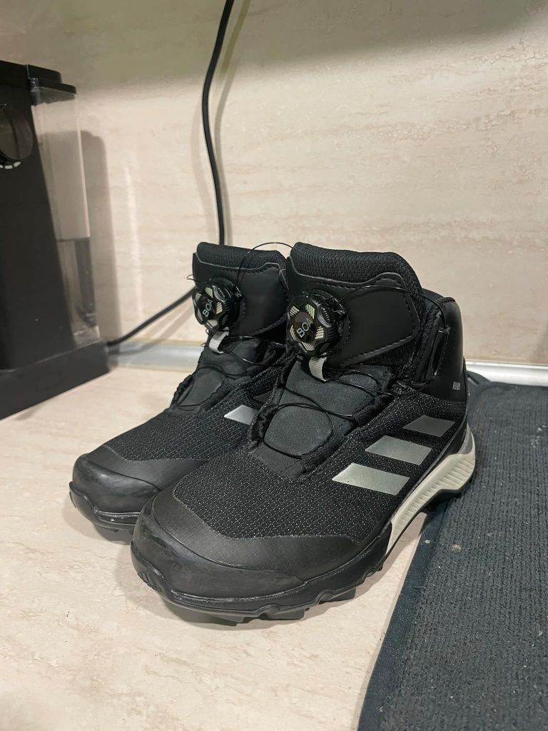 Боти Adidas 31 в отлично състояние