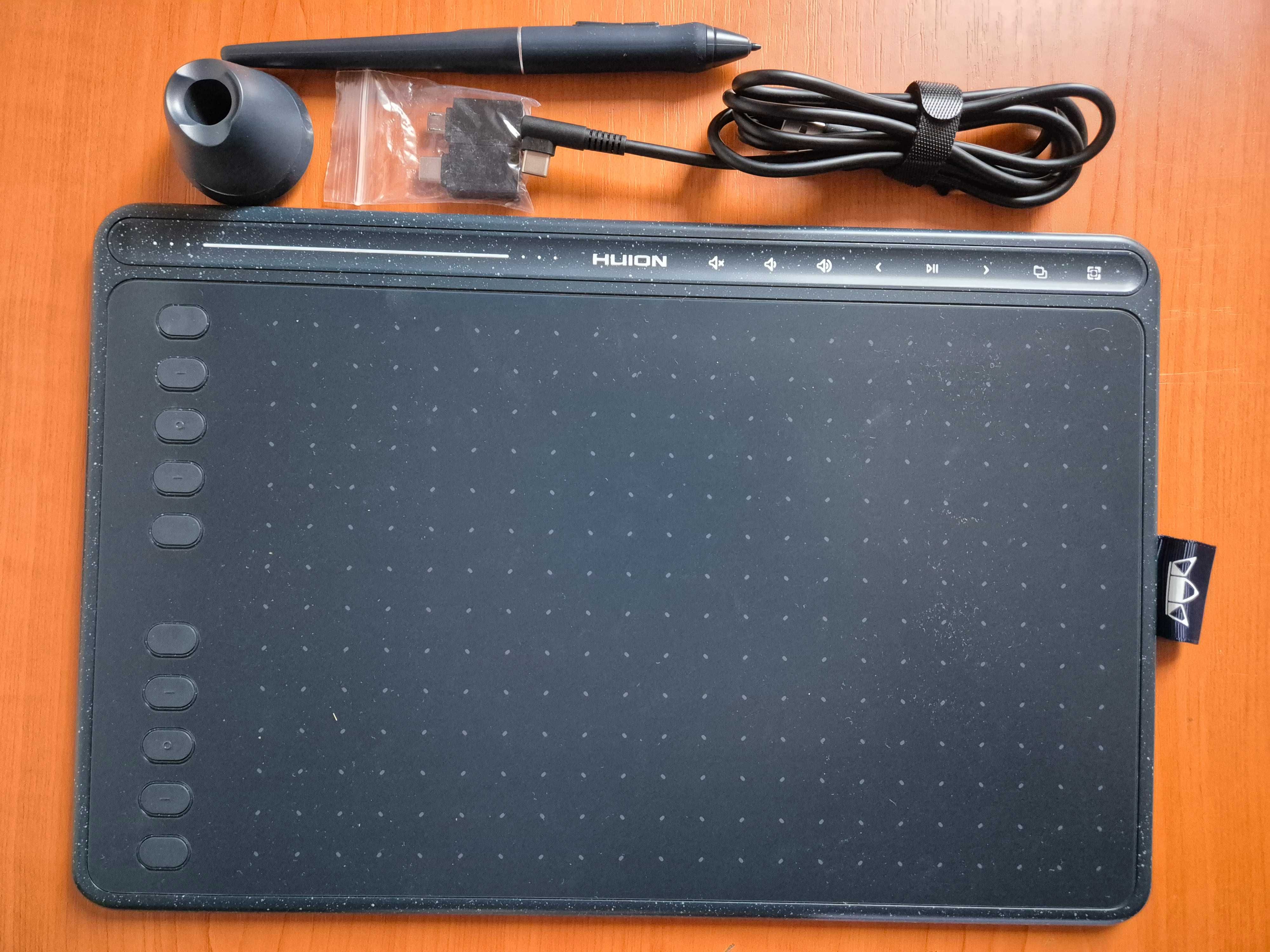 Tabletă grafică Huion HS611