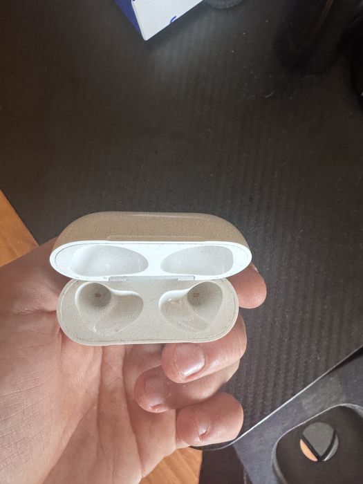 Airpods 3 charging case