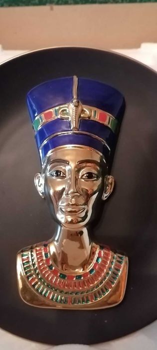 Vand farfurie 3D cu Nefertiti pictata manual