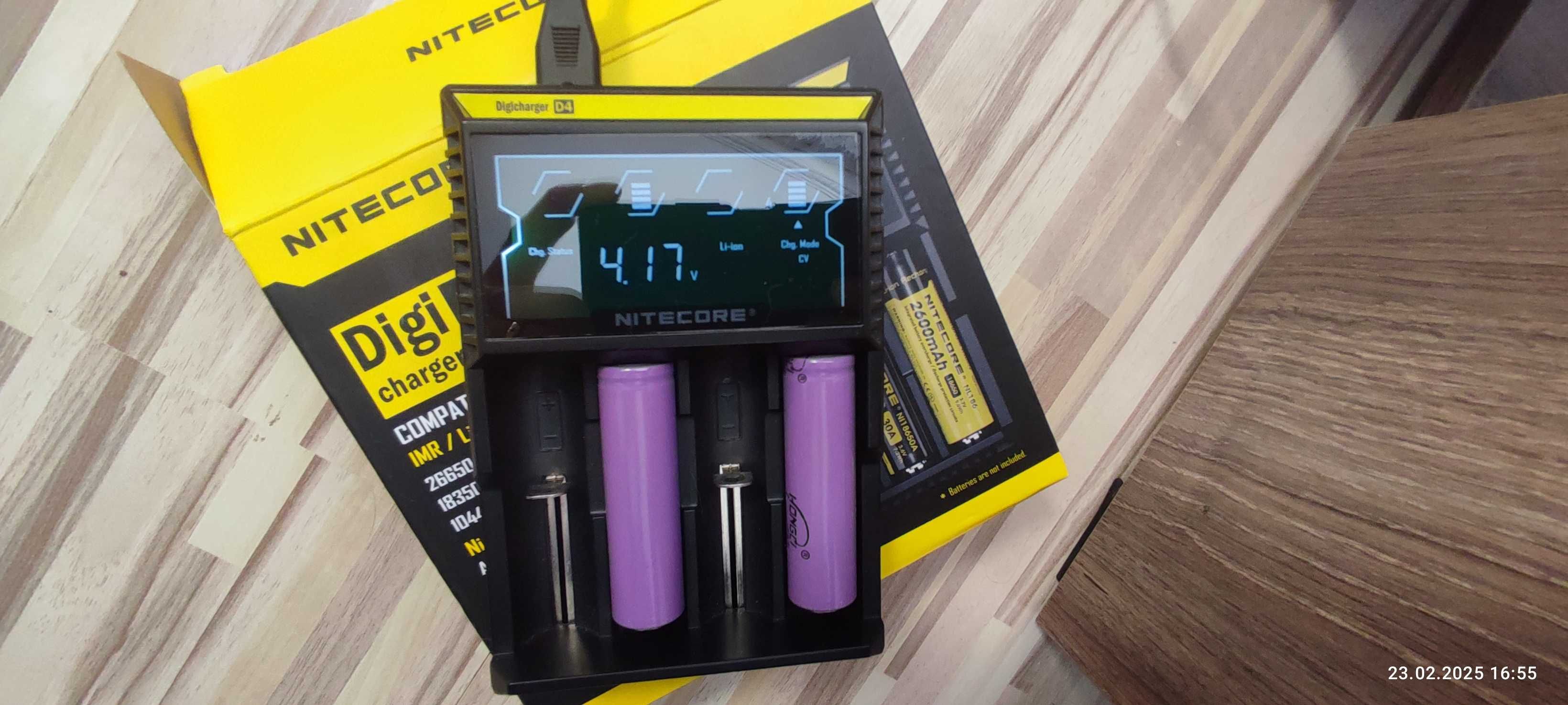 Универсално зарядно Nitecore D4