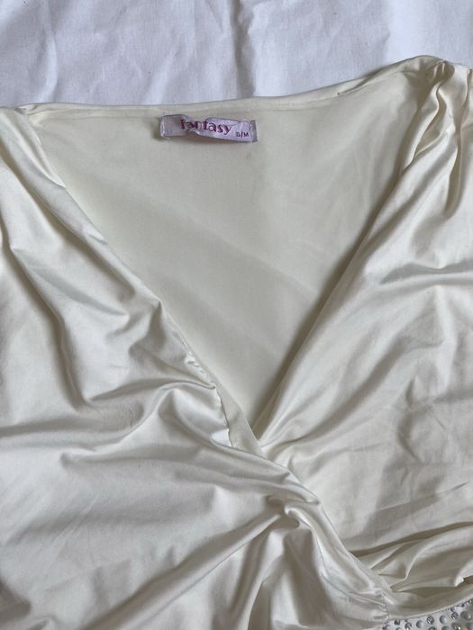 Rochie alba cu accesoriu in talie