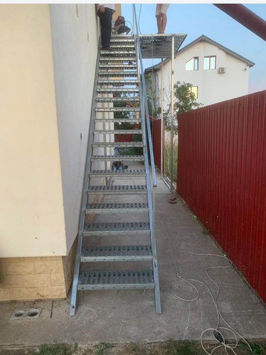 Scari de exterior si interior galvanizate