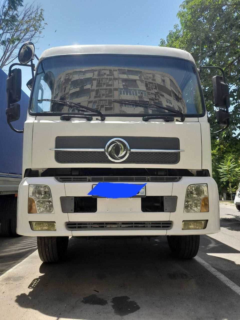 Yuk mashina Don Feng