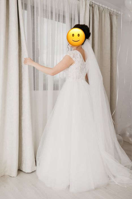 Vând rochie de mireasă + voal!
