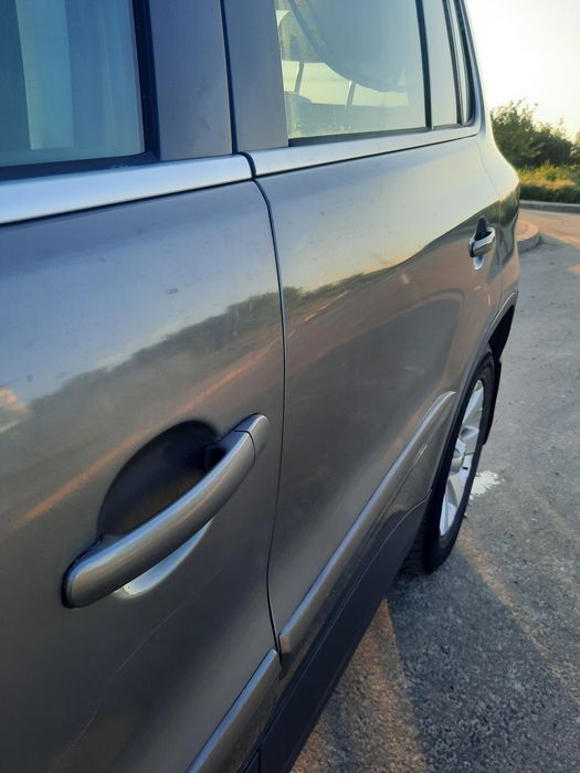 Vand VW Tiguan 2.0 TDI 4x4 XENON cu carte de service
