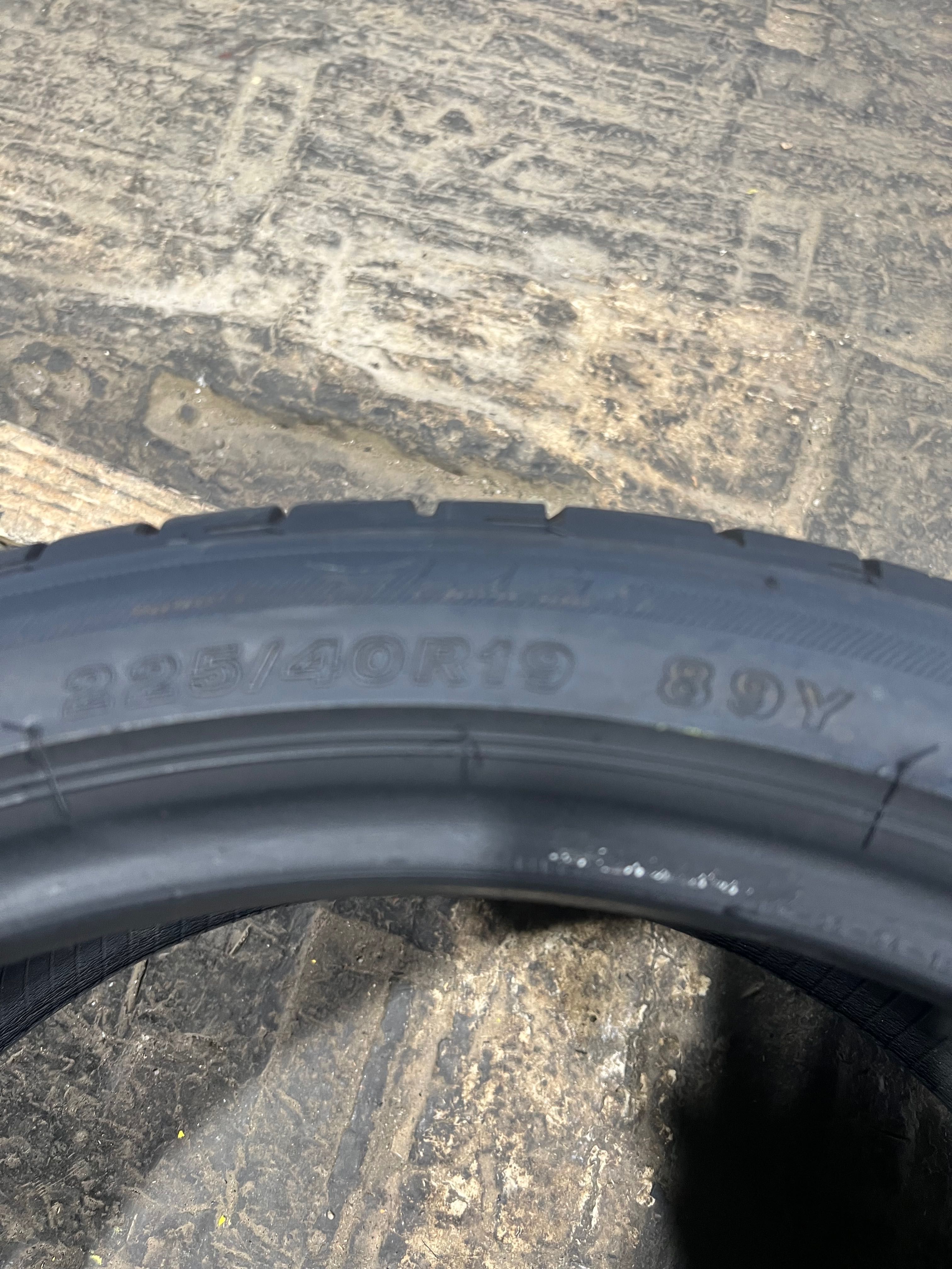 4 anvelope de vara Bridgestone 255/35/19 cu 225/40/19