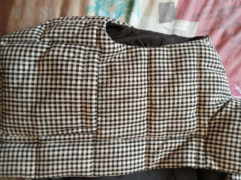 Елек зима пролет, черно бяло каре