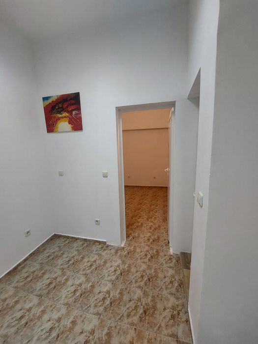 Дава се под наем Магазин в Пловдив, Кършияка - 40 кв.м за 331.5 € - Снимка #1