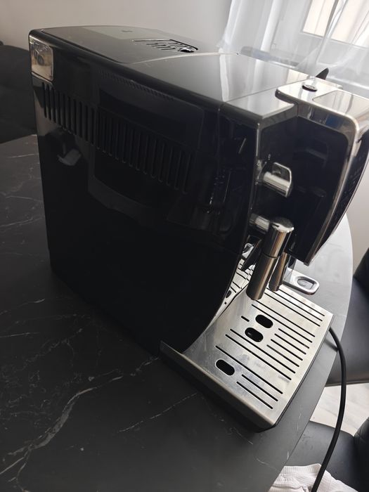 Espressor De'Longhi Dinamica