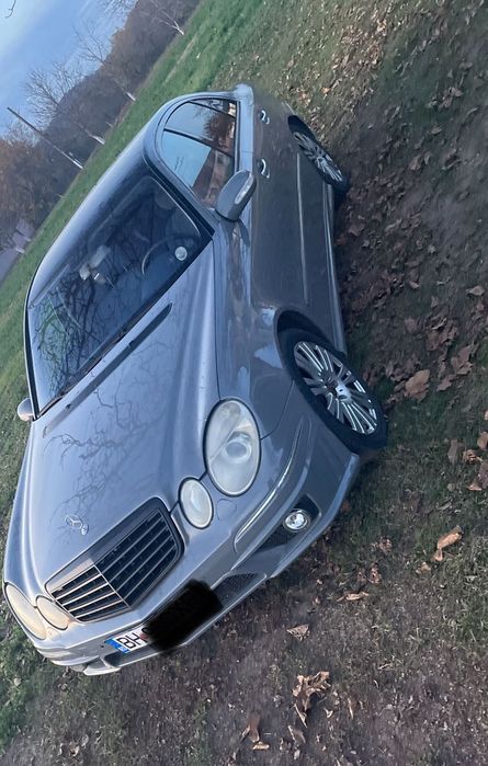 Vând Mercedez Benz E220 Avangarde