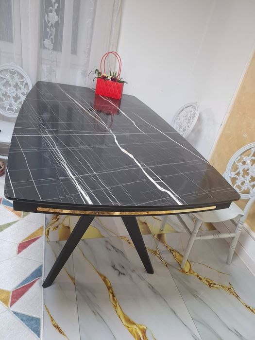 Masa de vânzare pentru living