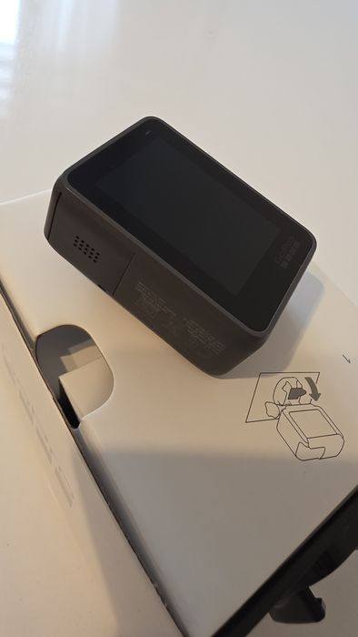 Vand GoPro Seria 7, cu multe accesorii incluse