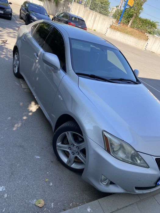 Лексус ис 220 2006г.