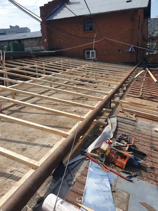 Acoperisuri reparații curățare acoperis vopsire acoperis