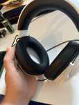 Casti razer noi