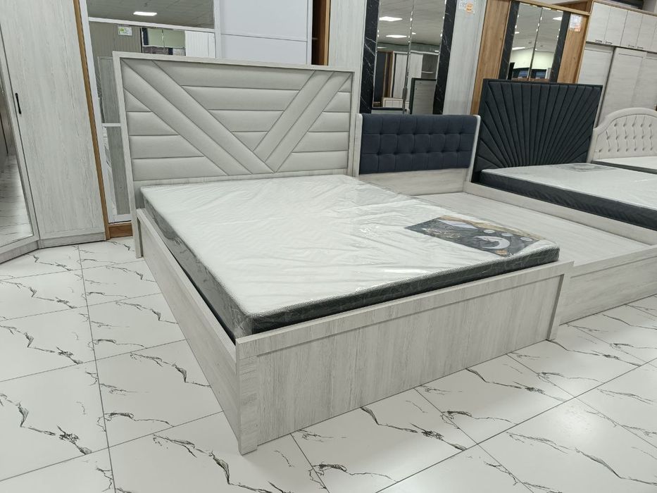 Двухспальная кровать