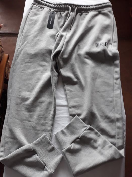 Pantaloni Diesel nr xl și xxl originali