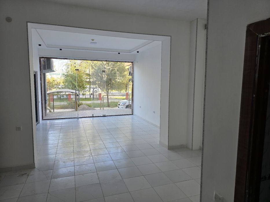 Нотурар [савдо дукони]  бино ижарага берилади.