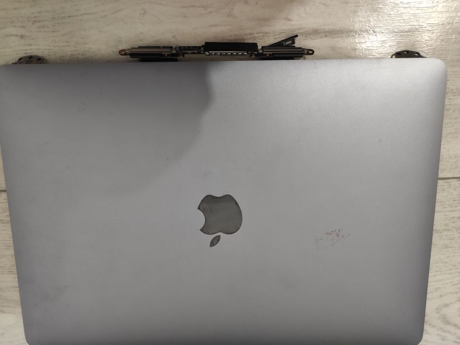 Дисплей на apple MacBook pro