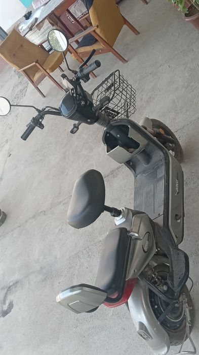 Skuter sotiladi yangi