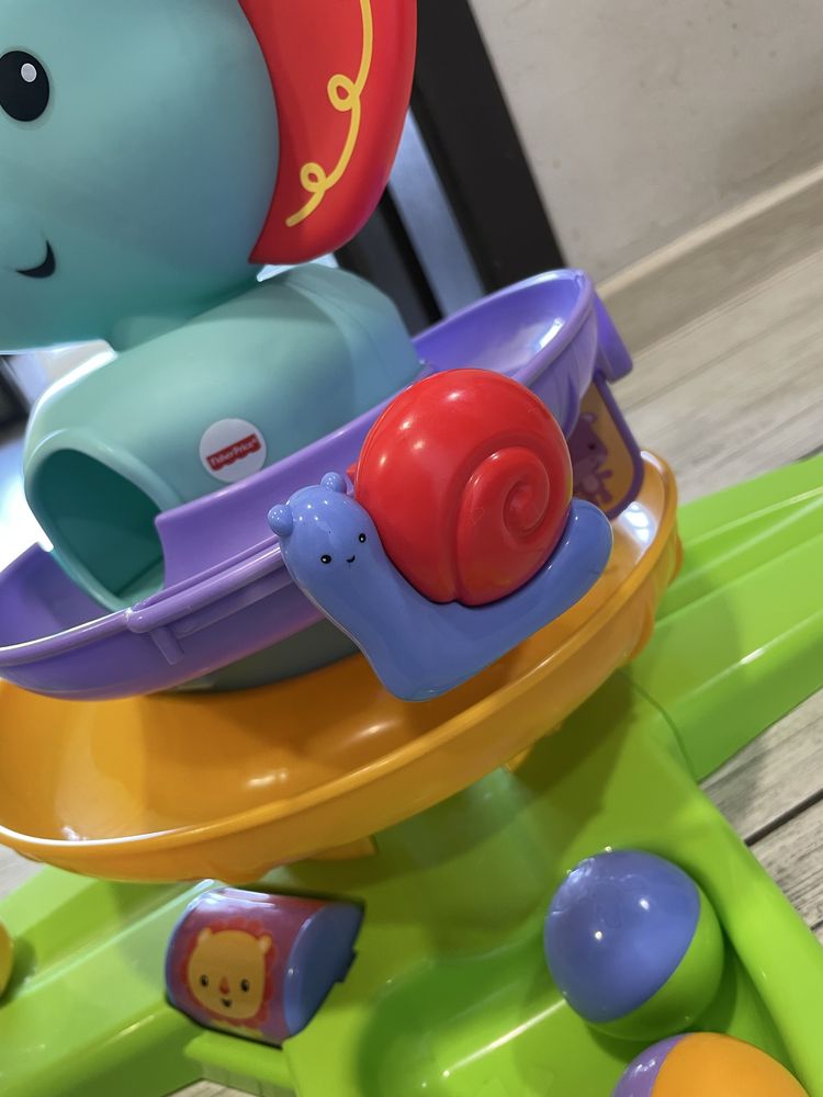 Интерактивна бебешка играчка с топки Fisher Price Изненадай Слончето