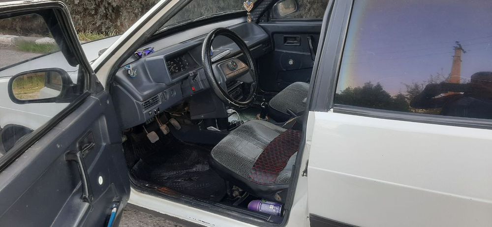 Lada 2109 zudlik bilan sotiladi