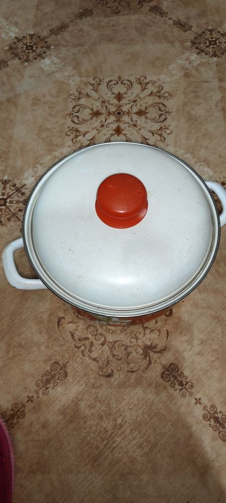 Продам 3 кастрюли