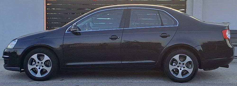 Vând Volkswagen Jetta 1.6 mpi