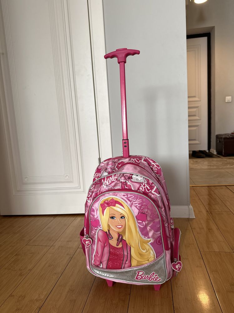 Продам школьный рюкзак Barbie