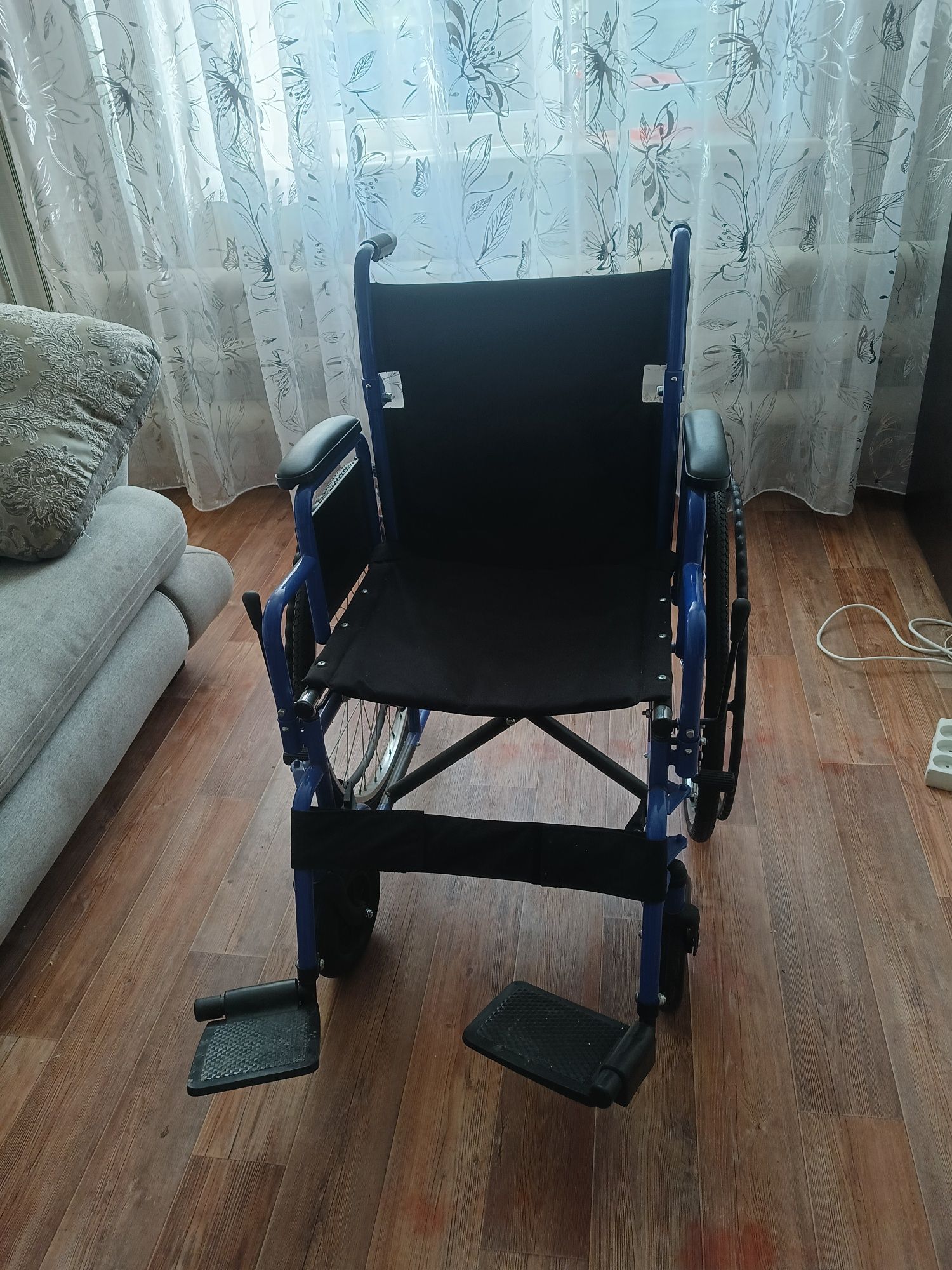 Продам инвалидное кресло