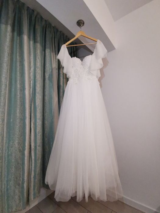 Rochie de mireasa 2022