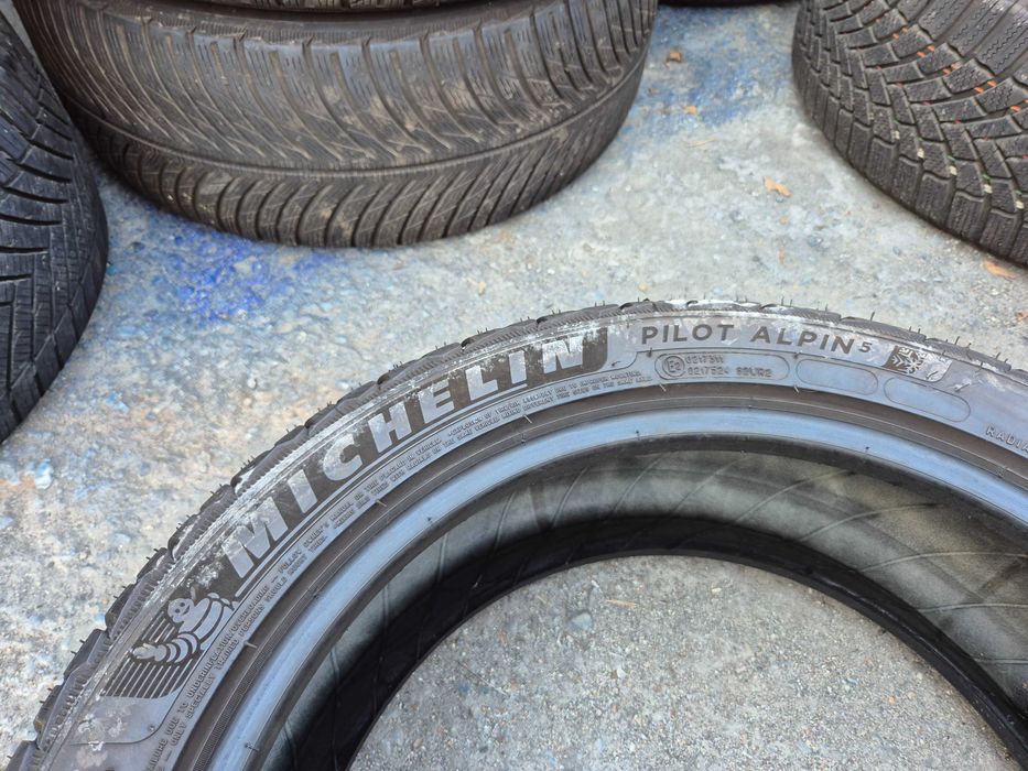 2 Anvelope de IARNA - 235/45/18 - Michelin - CA NOI - DOT 2024